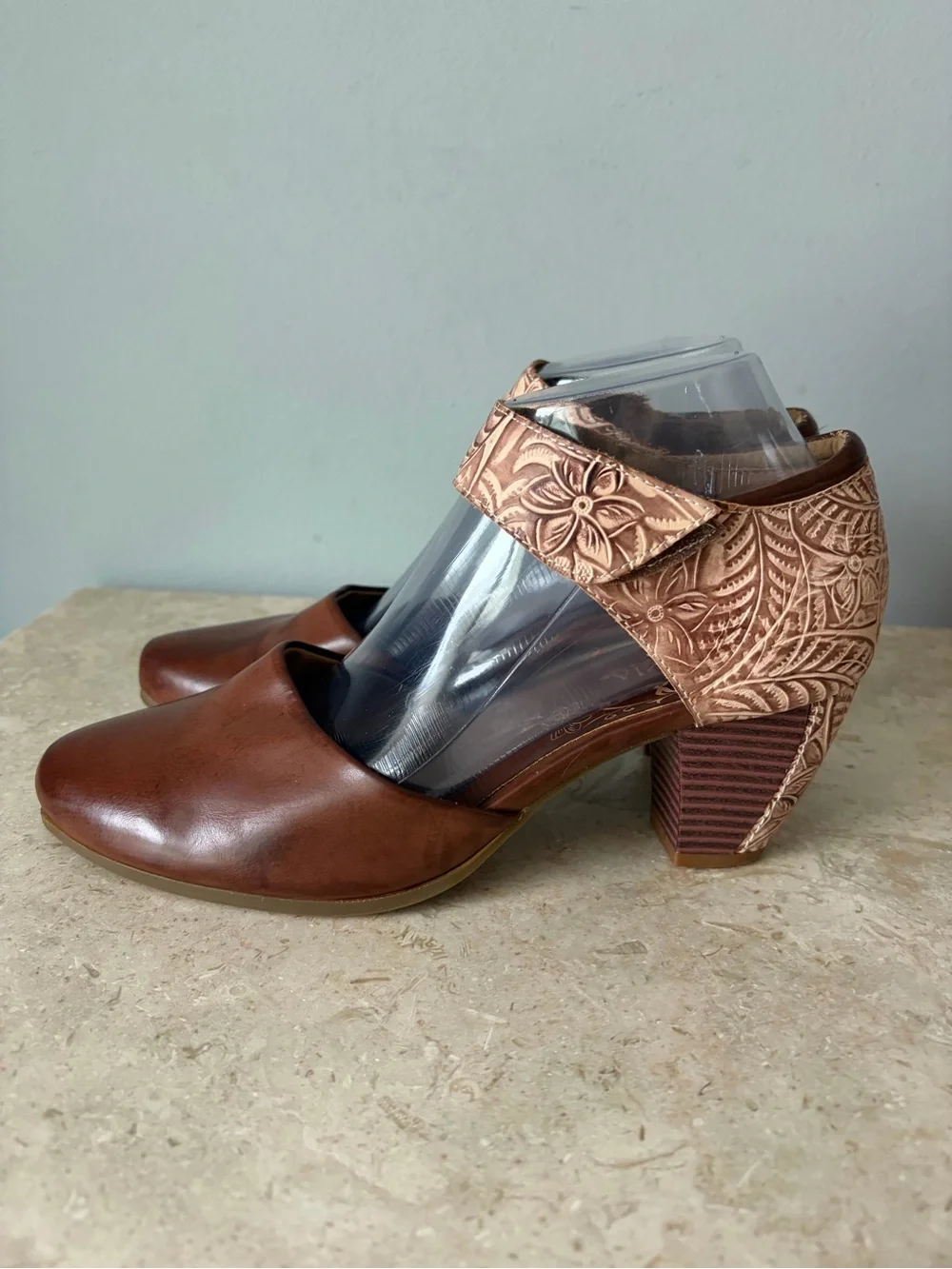 Patrizia Spring Step Shoes Women’s 8 Brown Embossed Leather Floral Boho Heels